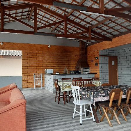 Suites 500M Praia Da Enseada กัวรูจา ภายนอก รูปภาพ
